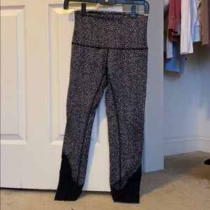 LuLuLemon black and white leggings